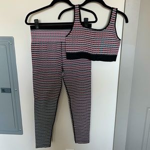 Seamless houndstooth-print Fabletics workout set